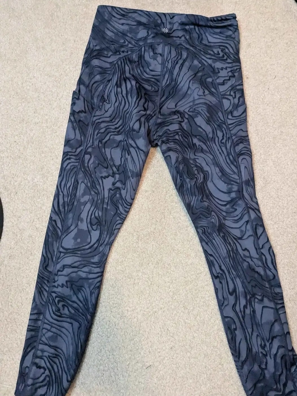 Athleta Ultimate stash pocket 7/8 tight